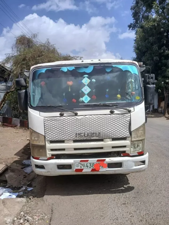Isuzu Obama Cargo Truck 2016 – photo 5