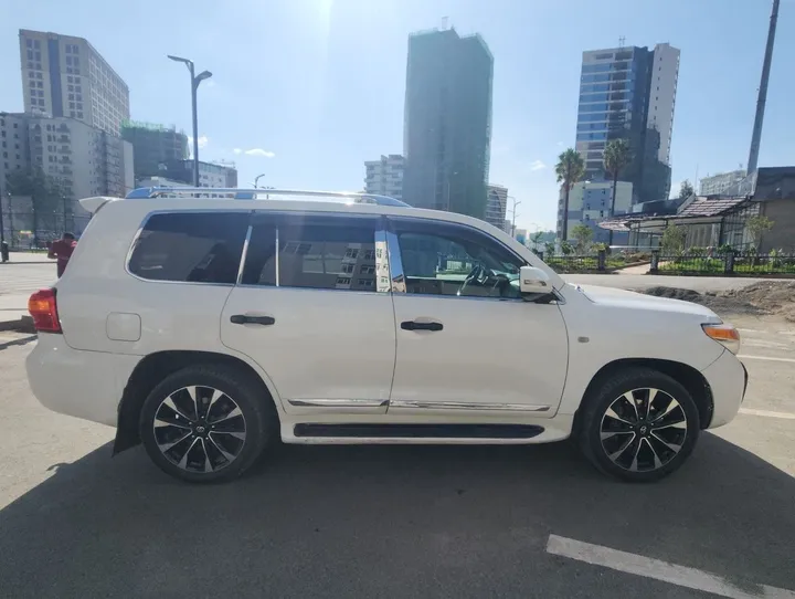 Toyota Land Cruiser V8 GX – photo 8