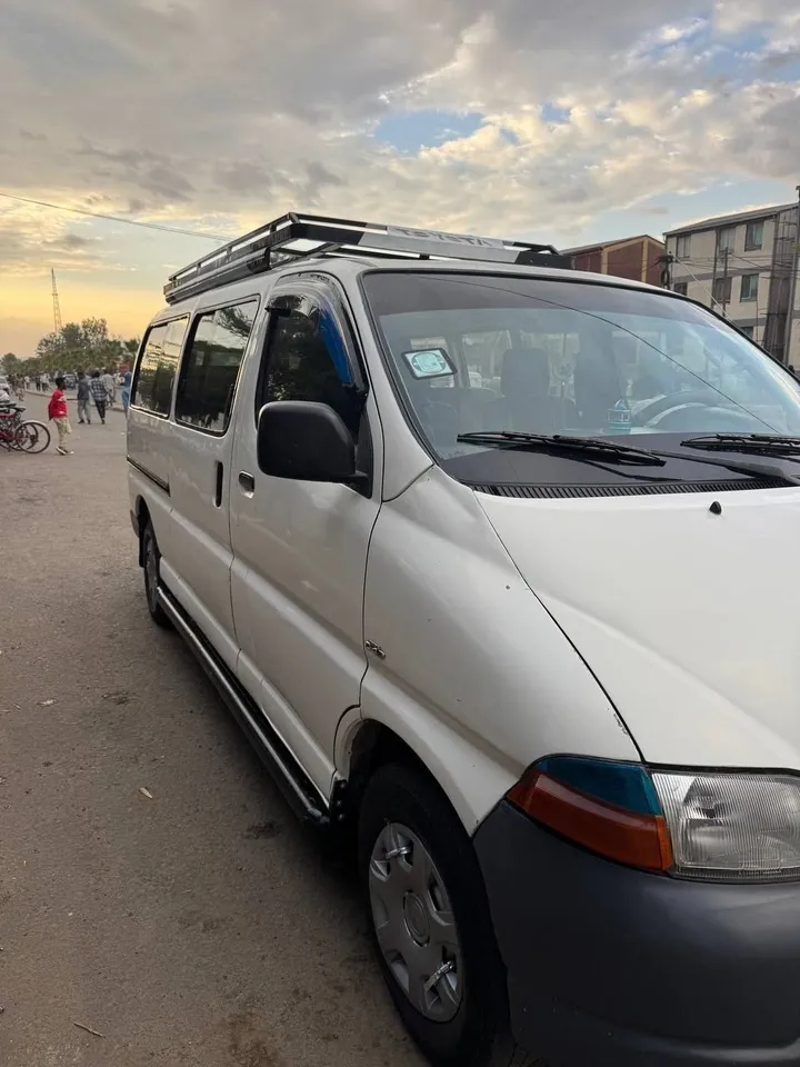 Toyota Hiace 2003 Van – photo 7