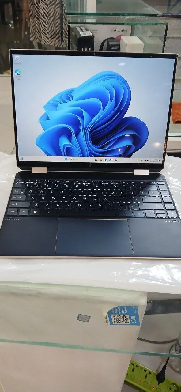 HP Spectre x360 Convertible Laptop – photo 4