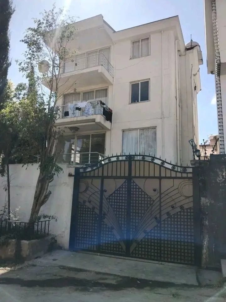 G+3 House for Sale in Summit – photo 3
