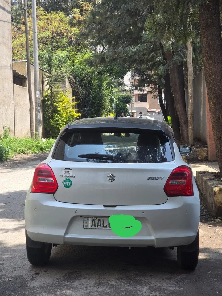 Suzuki Swift 2022 Automatic – photo 5