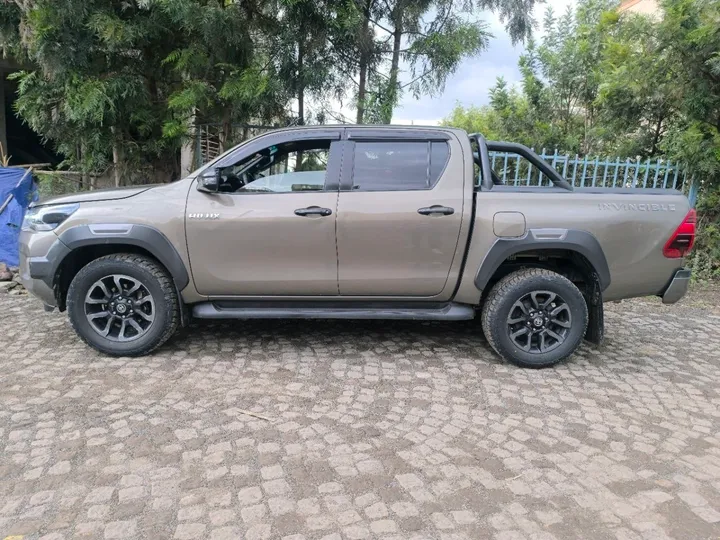 Toyota Hilux Invincible Double Cab 2021 – photo 4