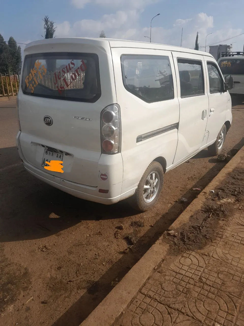 Lifan Foison Mini Van 2014 – photo 3