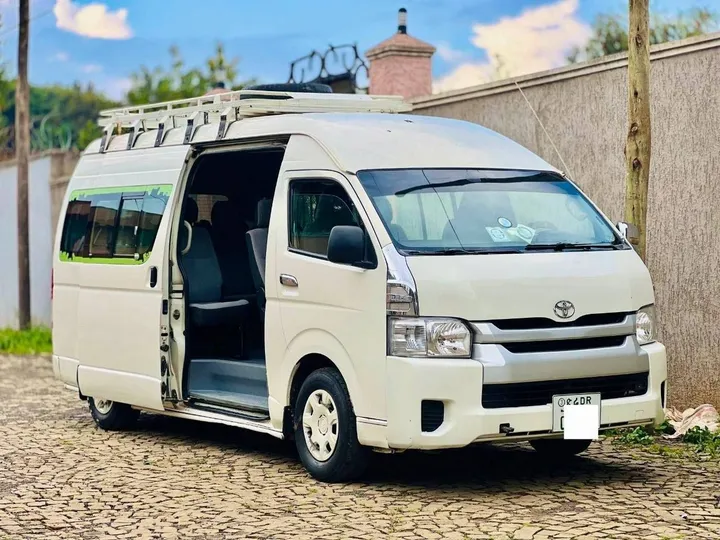 Toyota Hiace Van 2014 Model – photo 4