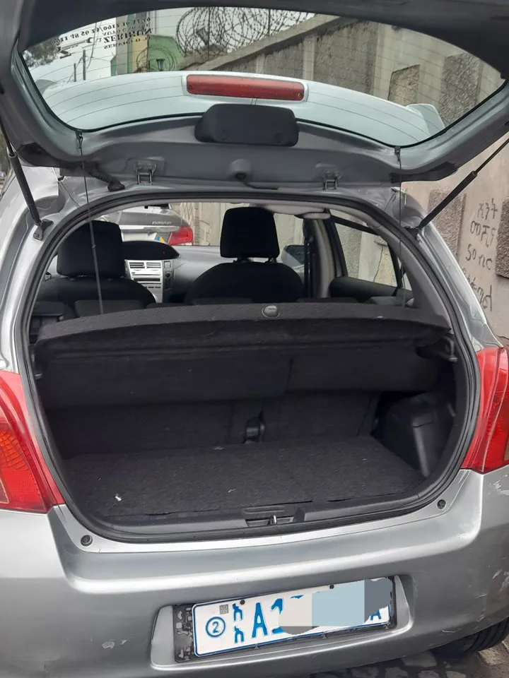 Toyota Yaris Compact 2007 – photo 3