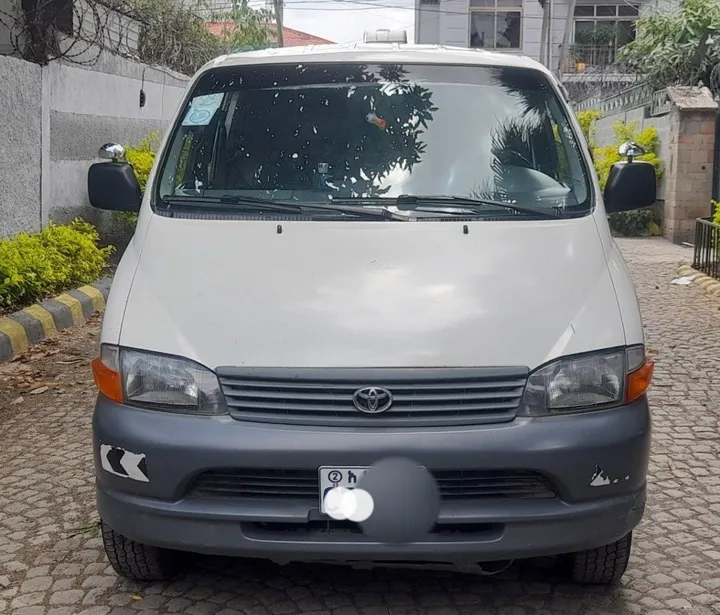 Toyota D4D Van 2003 Manual – photo 4