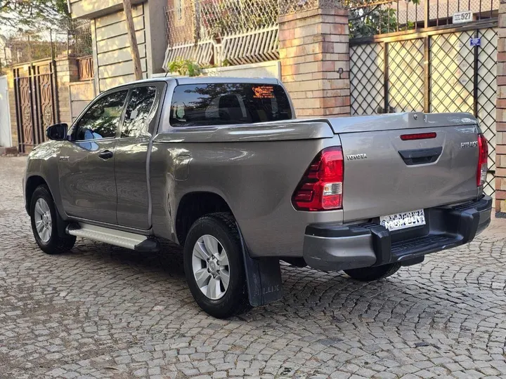 2020 Toyota Hilux Revo Extra Cab – photo 4