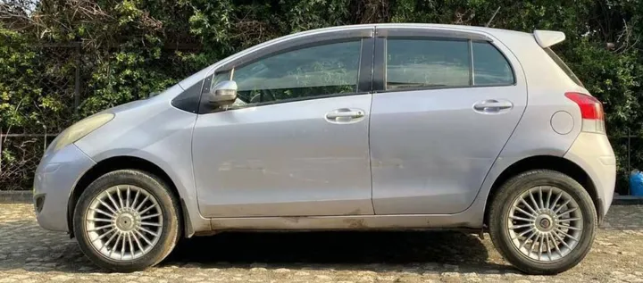 Toyota Yaris Compact 2010 Automatic – photo 4