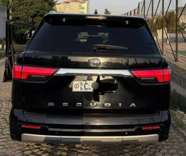 Toyota Sequoia Hybrid TRD Pro 2023 – photo 3