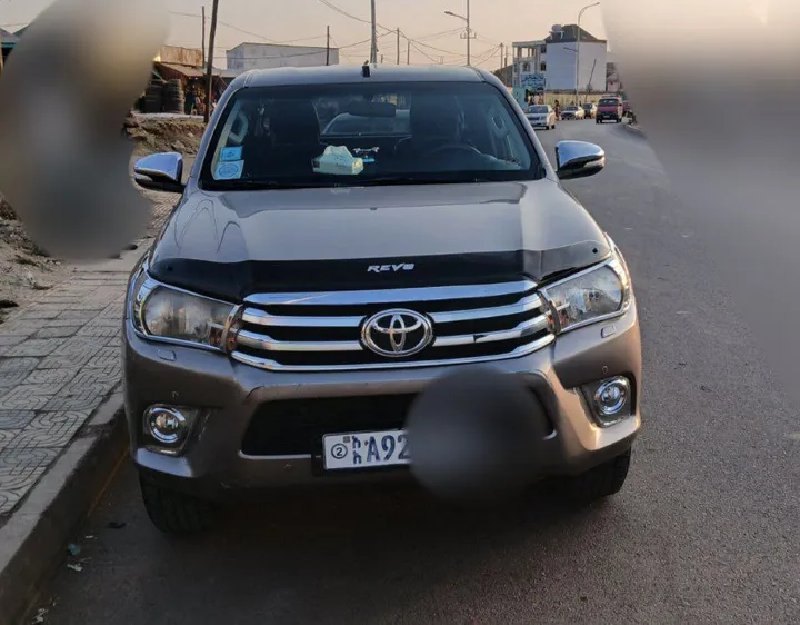 Toyota Revo Pickup 2017 – photo 6