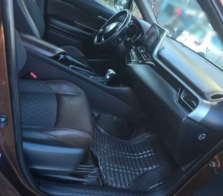 Toyota C-HR 2017 Automatic – photo 5