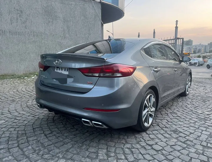 Hyundai Avante 2017 Automatic 1.6L – photo 3