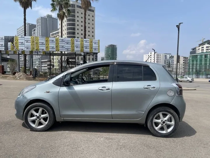 Toyota Yaris Compact 2008 – photo 3