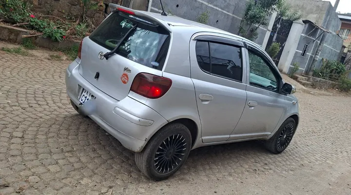 Toyota Vitz 2004 – photo 6