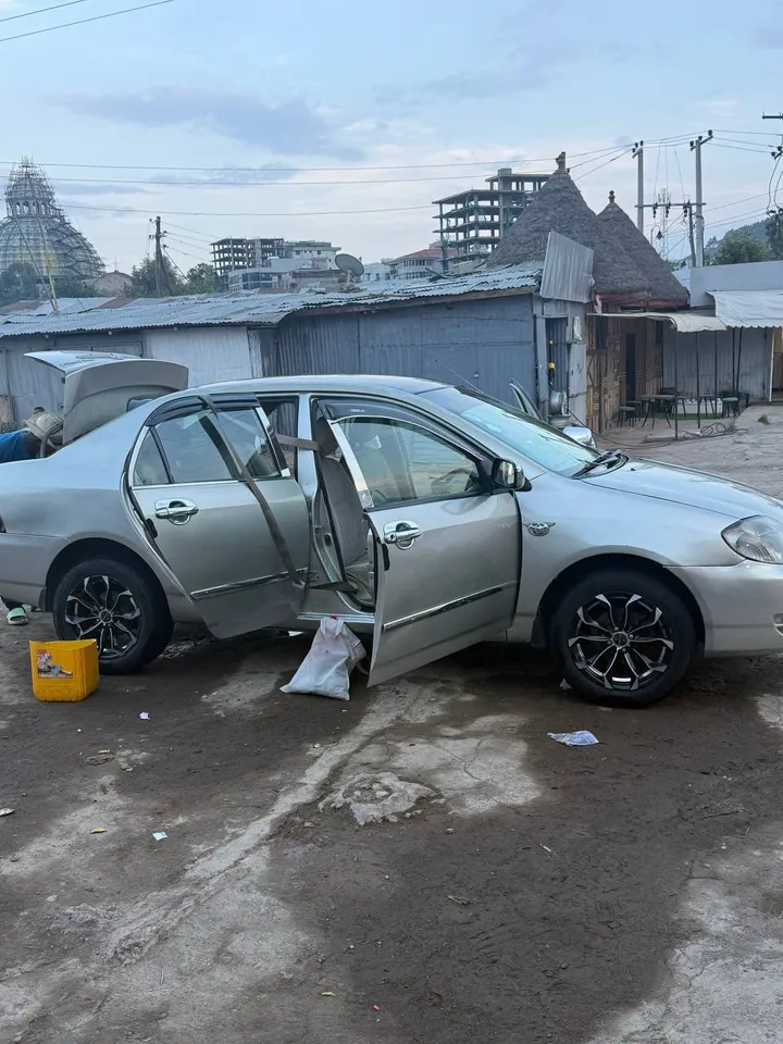 Toyota Corolla 2003 Manual – photo 3