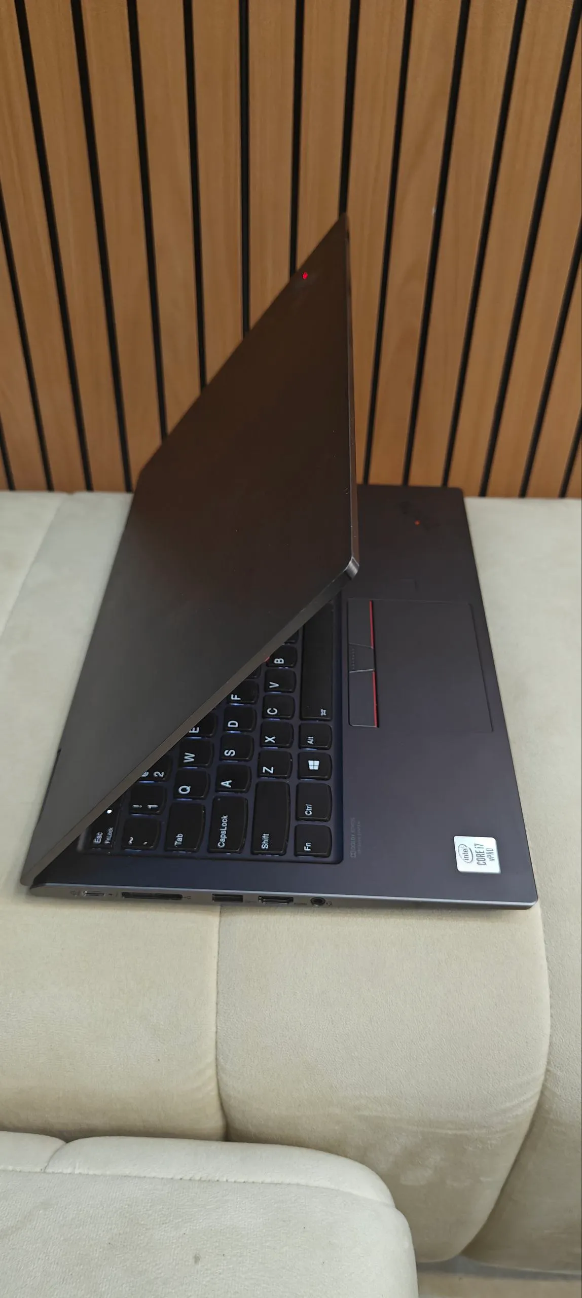 Lenovo ThinkPad X1 Yoga Gen5 – photo 4