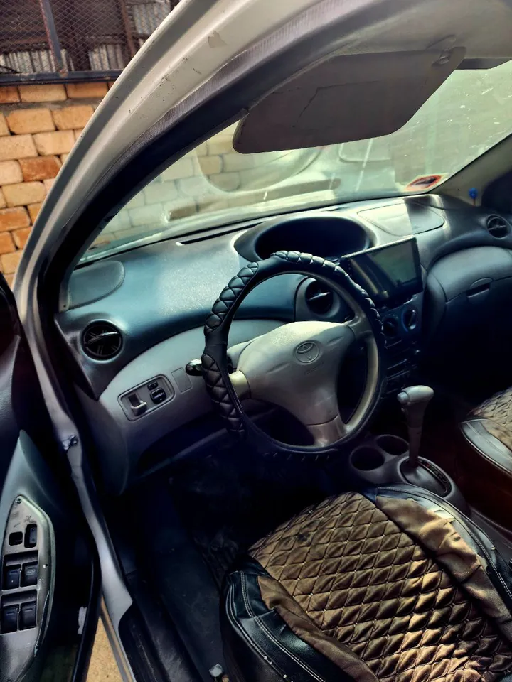 Toyota Vitz 2001 Automatic – photo 6