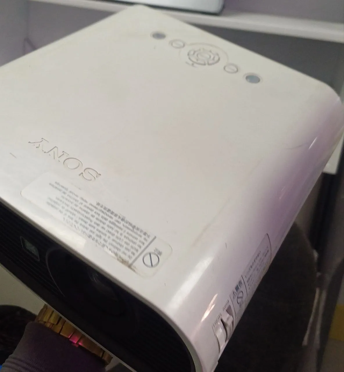 Sony VPL-E57 Projector – photo 3