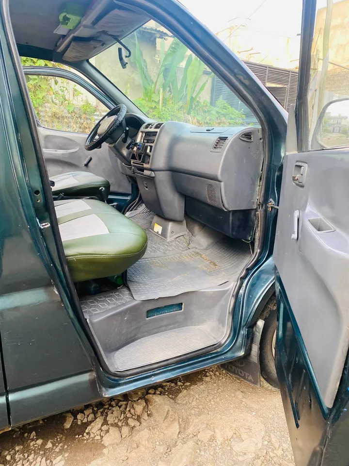 Toyota Hiace 2L 2000 Model – photo 5