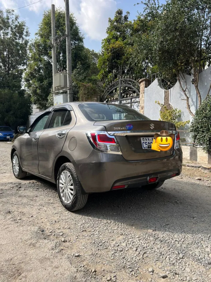 Suzuki Dzire 2022 Automatic – photo 7
