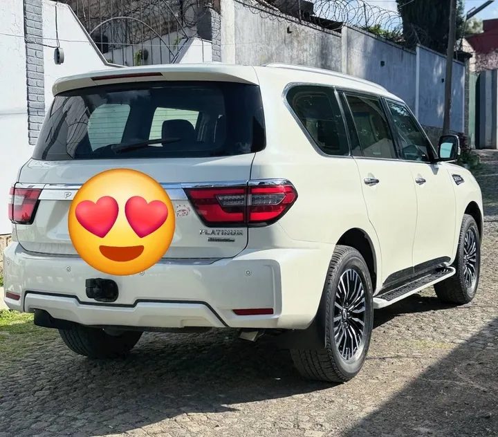 Nissan Patrol Platinum 2017 SUV – photo 4