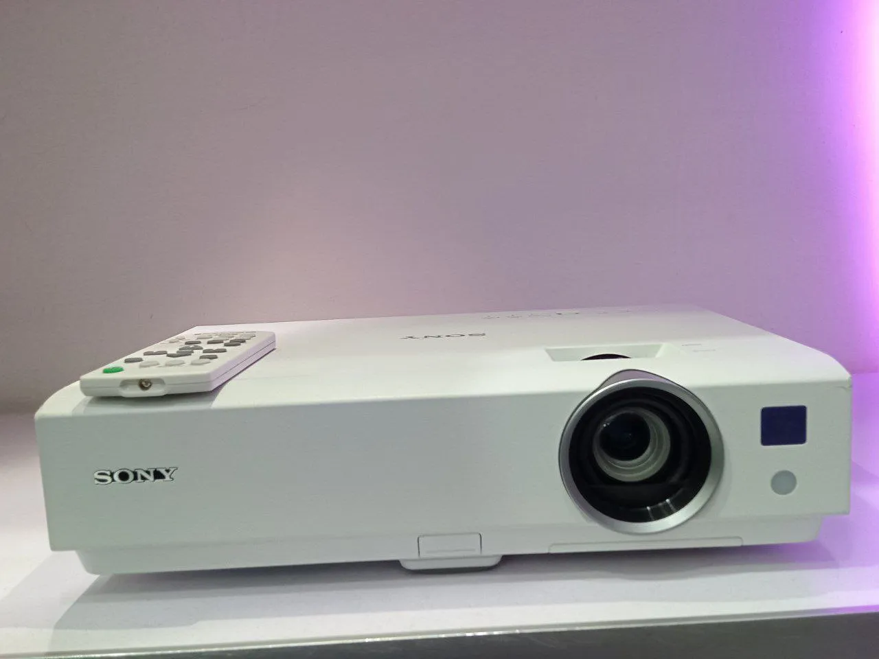 Sony Projector VPL-DX102 – photo 3