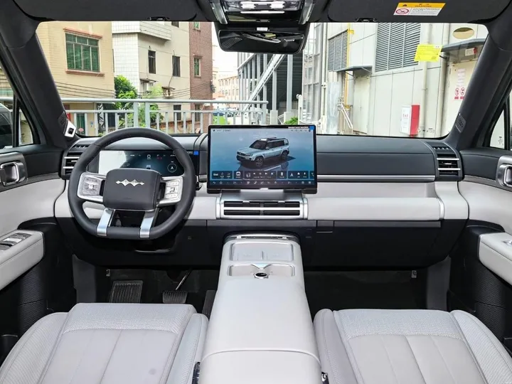 BYD Leopard Ultra Titanium 7 Hybrid – photo 8