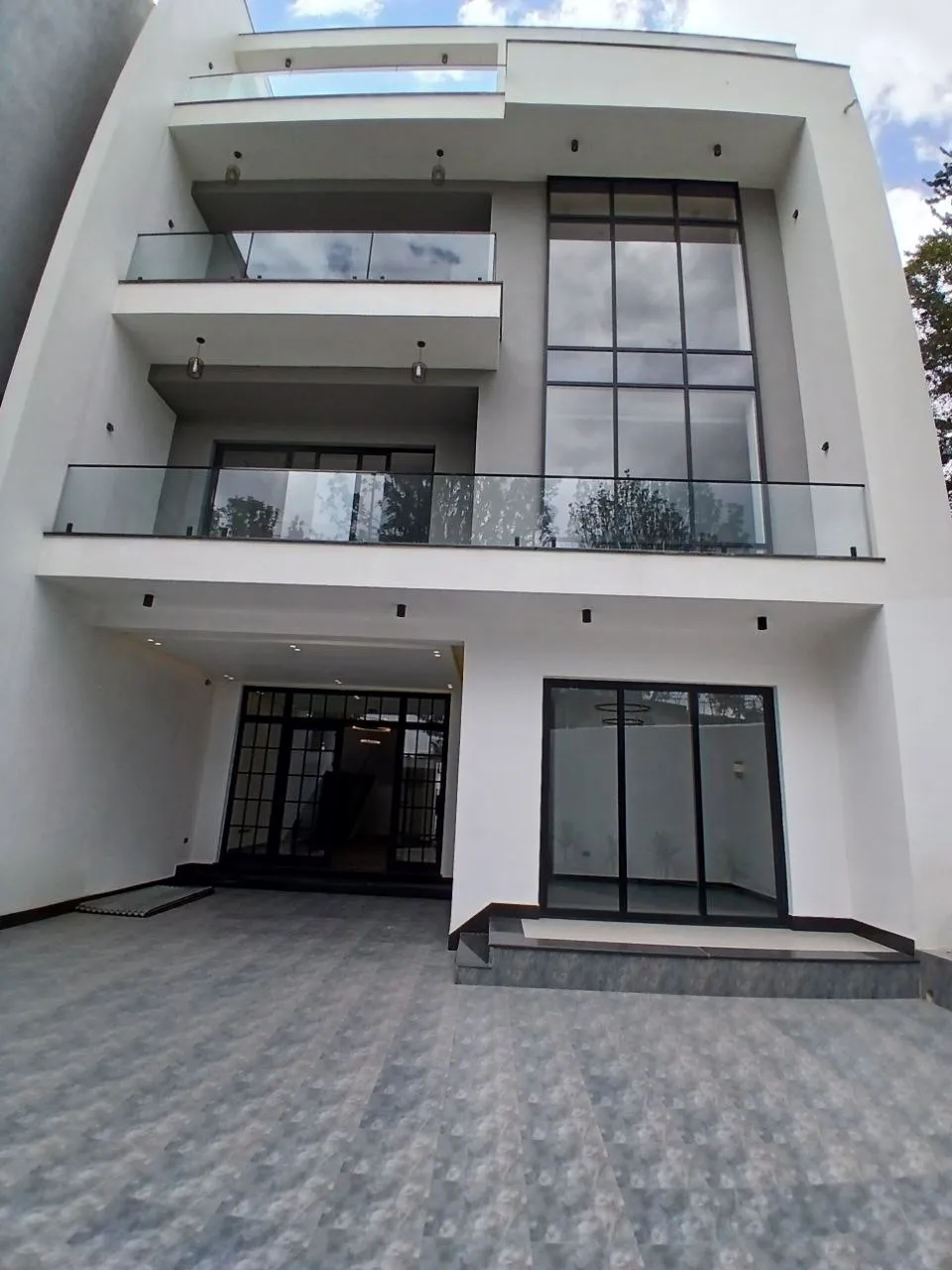 Modern G+2 Residential House – photo 3
