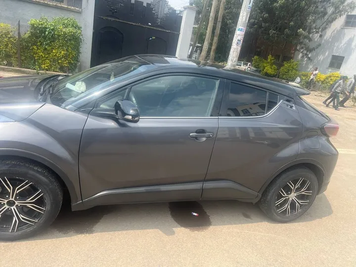 Toyota CHR 2020 Automatic – photo 4