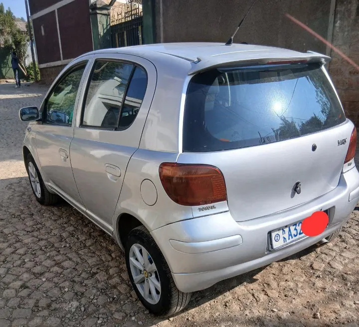 Toyota Vitz Yaris 2005 Manual – photo 3