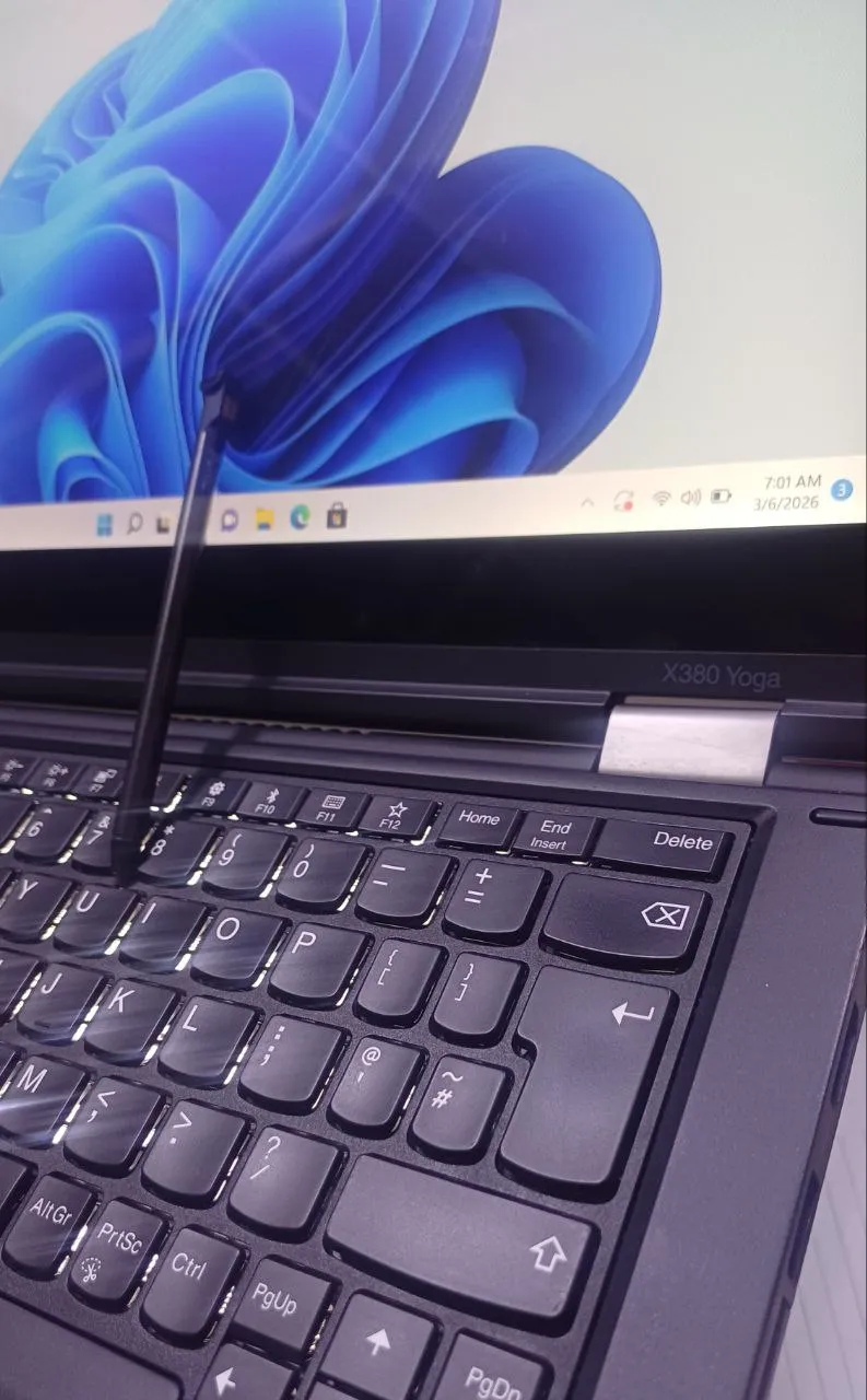 Lenovo ThinkPad Yoga X380 Laptop – photo 3