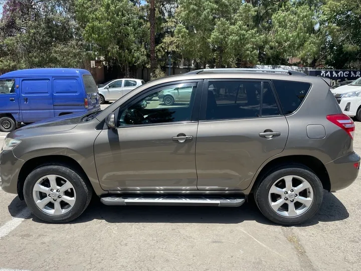 Toyota Rav4 2011 – photo 5