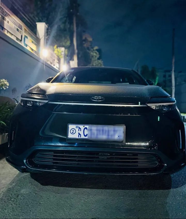 Toyota BZ4X 2023 Electric SUV – photo 8