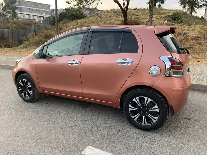 2010 Toyota Vitz Hatchback – photo 5