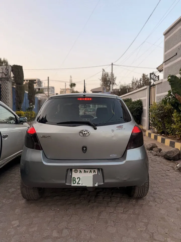 Toyota Yaris Compact 2007 – photo 6