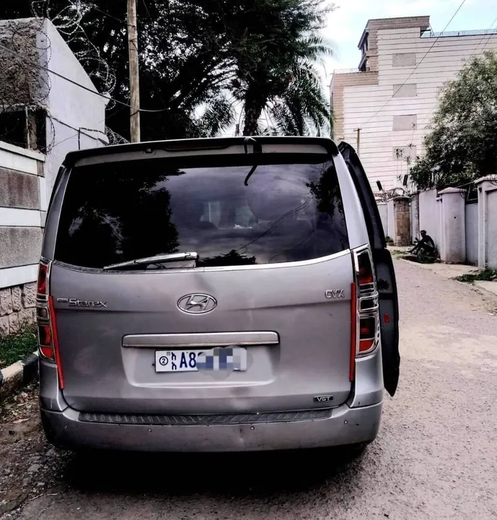 Hyundai Starex 2013 Automatic Van – photo 6