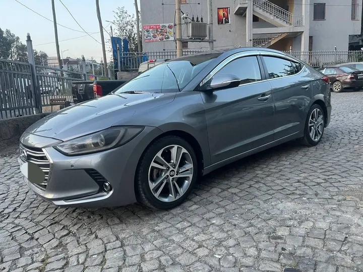 Hyundai Avante 2017 Automatic 1.6L – photo 5
