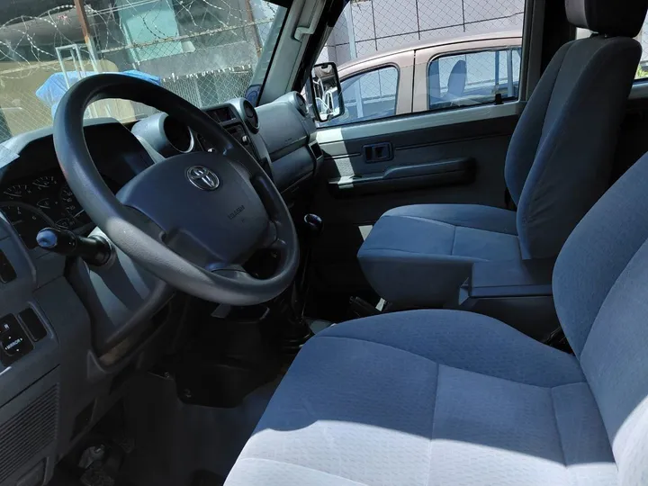 Toyota LandCruiser Hard Top Diesel – photo 6