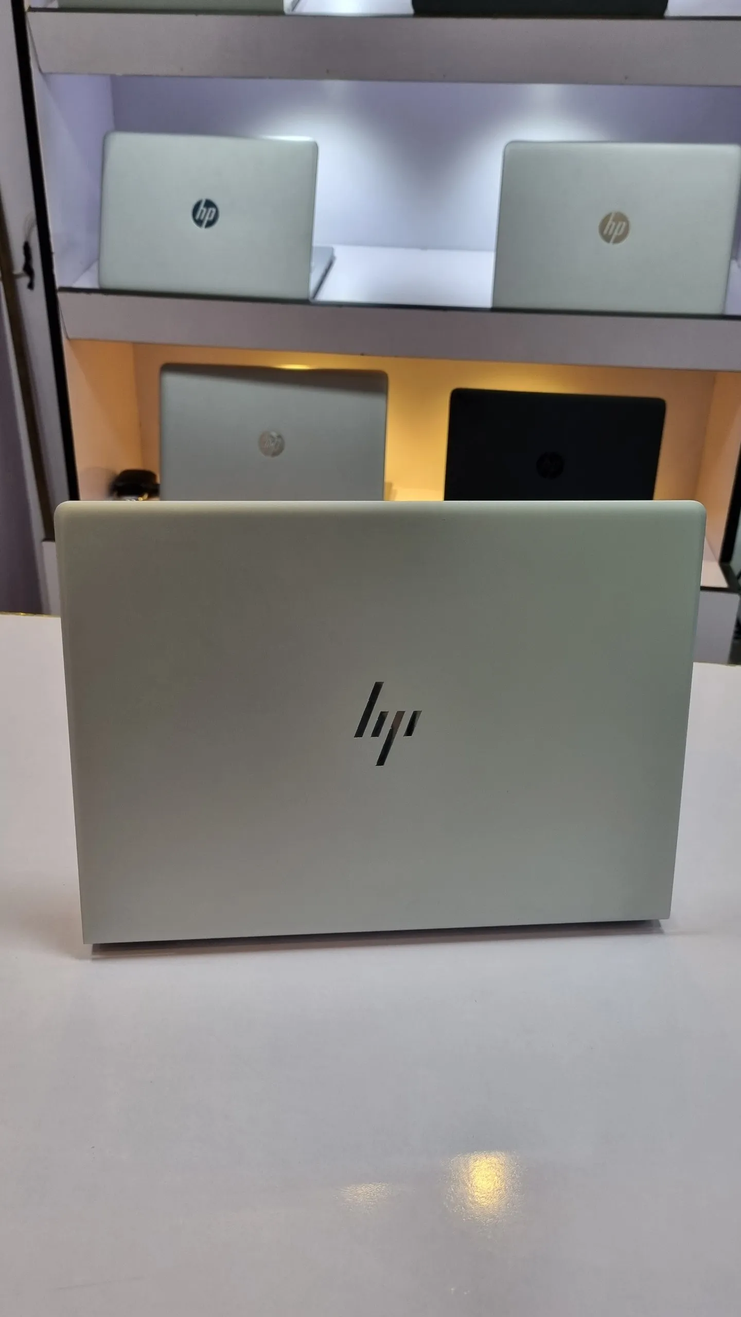 HP EliteBook 840 G5 i5 Laptop – photo 4