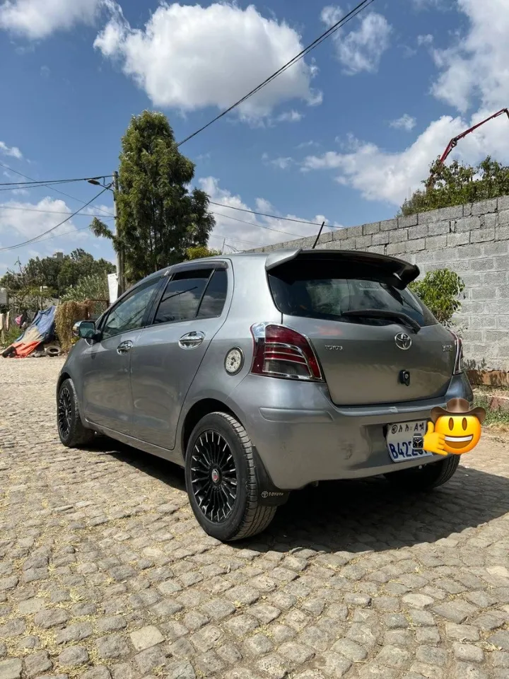 Toyota Yaris Compact 2010 Automatic – photo 7
