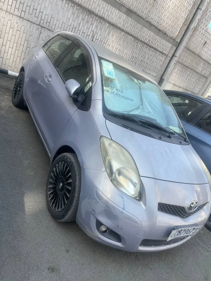 Toyota Yaris Compact Automatic – photo 10