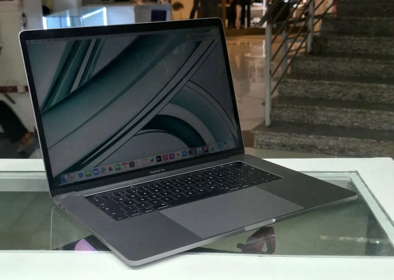 Apple MacBook Pro 2017 15-inch – photo 3