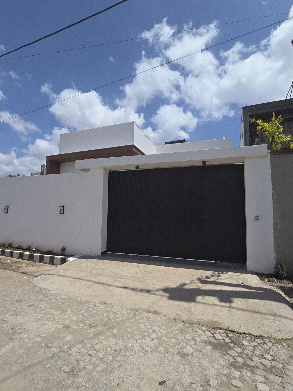Modern Villa House 200 Sqm – photo 4