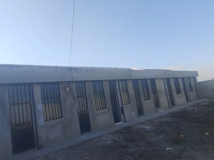 Service Building for Sale in Taffo – photo 5