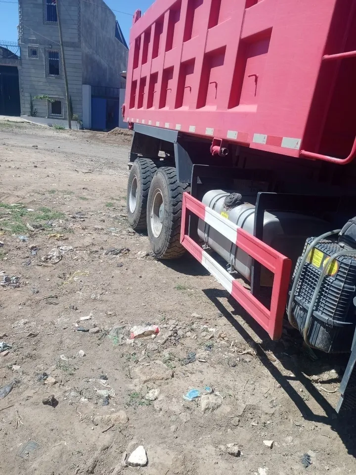 Red Dump Truck – photo 3