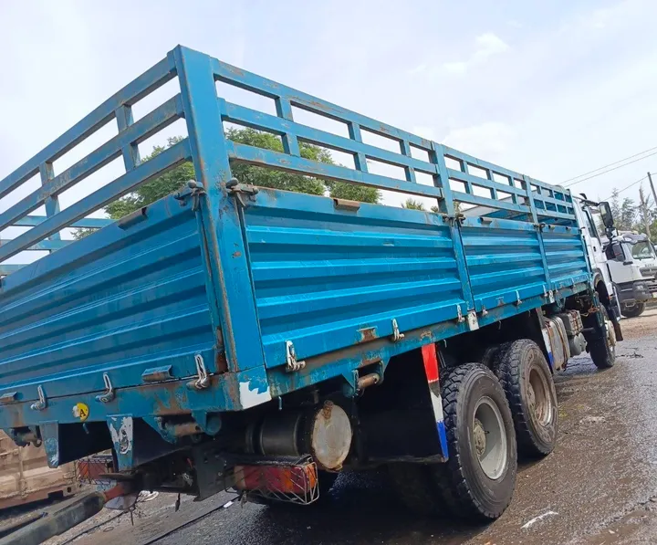 Sinotruk Howo Cargo Truck – photo 3