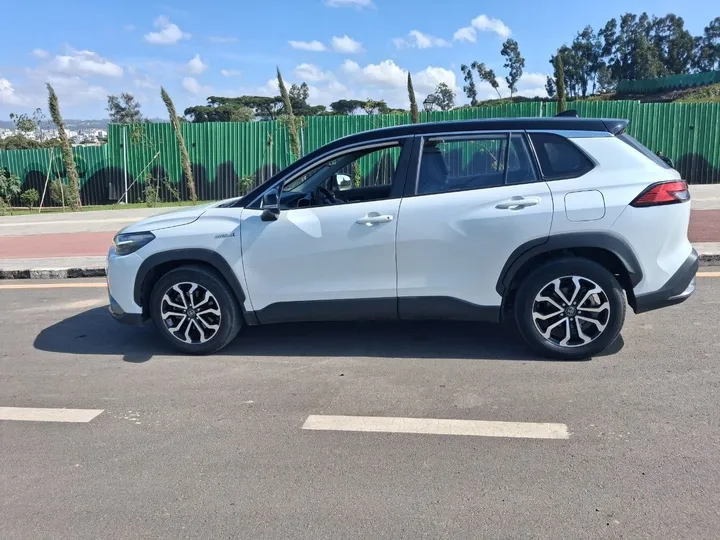 Toyota Frontlander 2023 Hybrid – photo 4