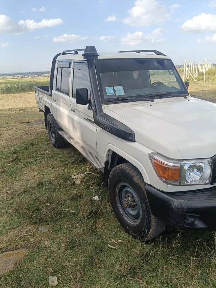 Toyota Land Cruiser Pickup 2019 – photo 3