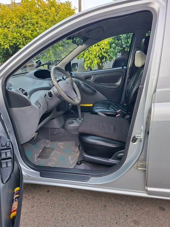 Toyota Vitz Automatic 2001 – photo 9